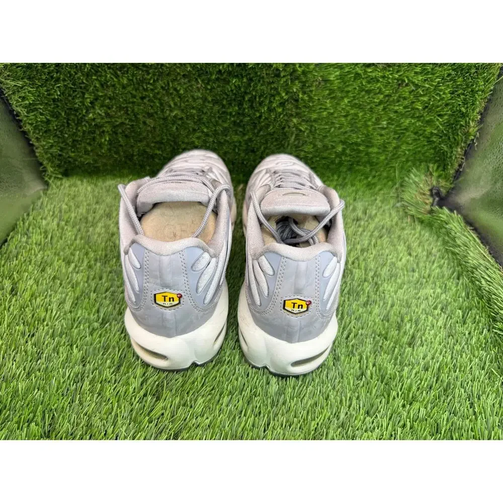 Nike Air Max Plus Lx AH6788-001 Athletic Sneaker Women's 8 Gray Suede Gym Sports